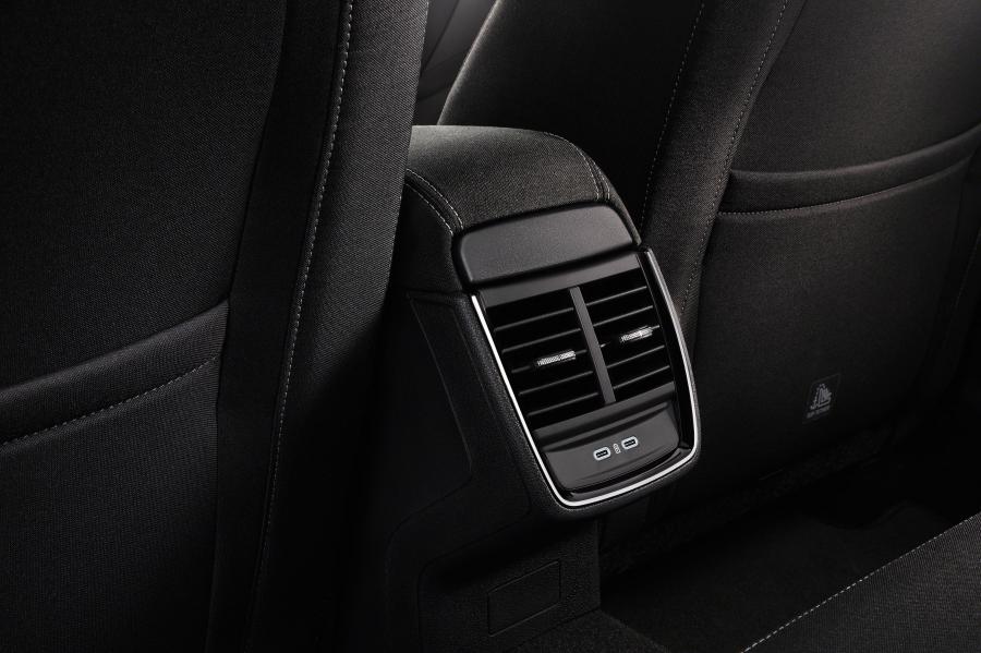 Детали интерьера Skoda Kamiq 2019 года  (WW) (фото 113 из 217)